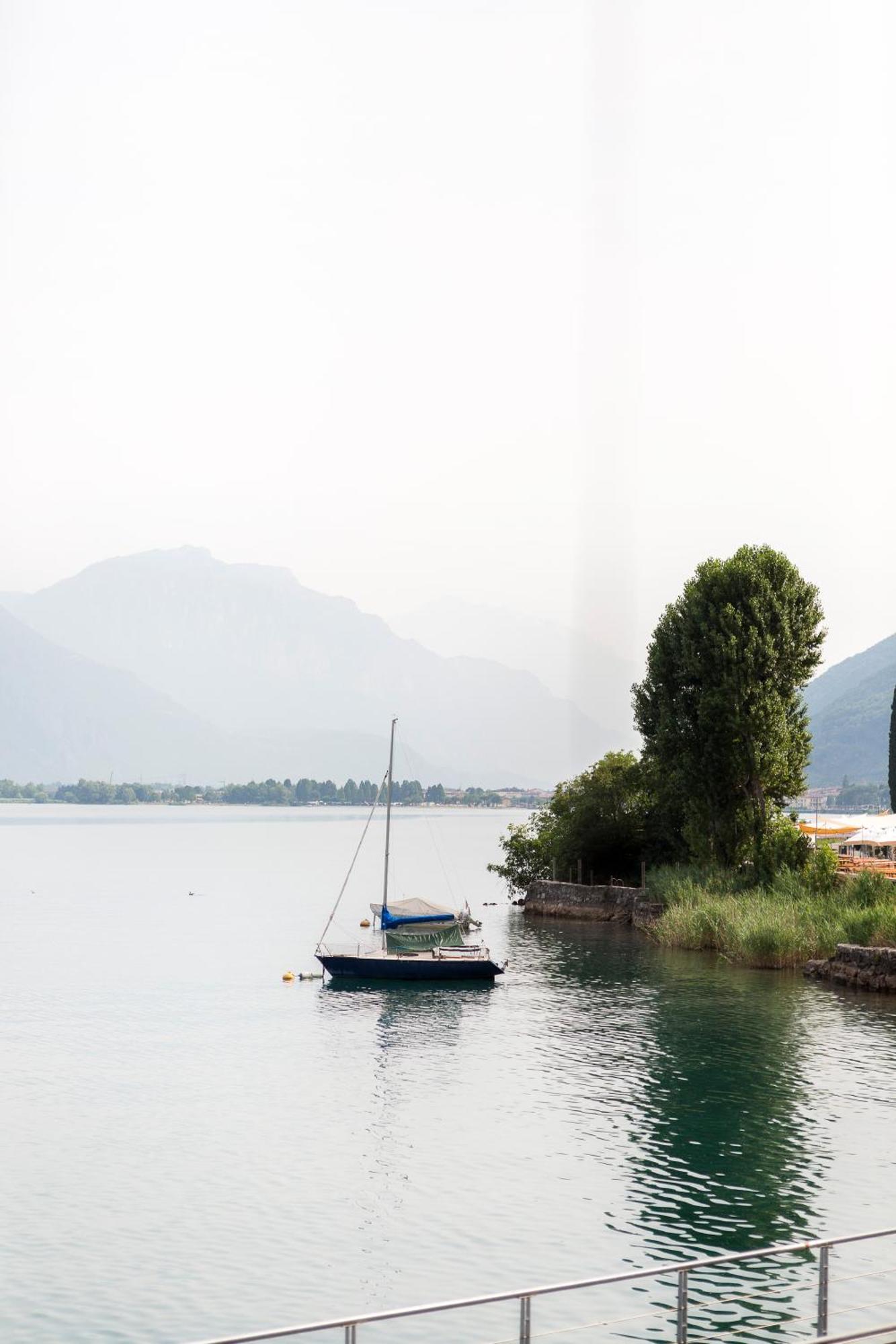 Lakefront Home Residenza Il Gallo In Riva Al Lago Pisogne Zewnętrze zdjęcie